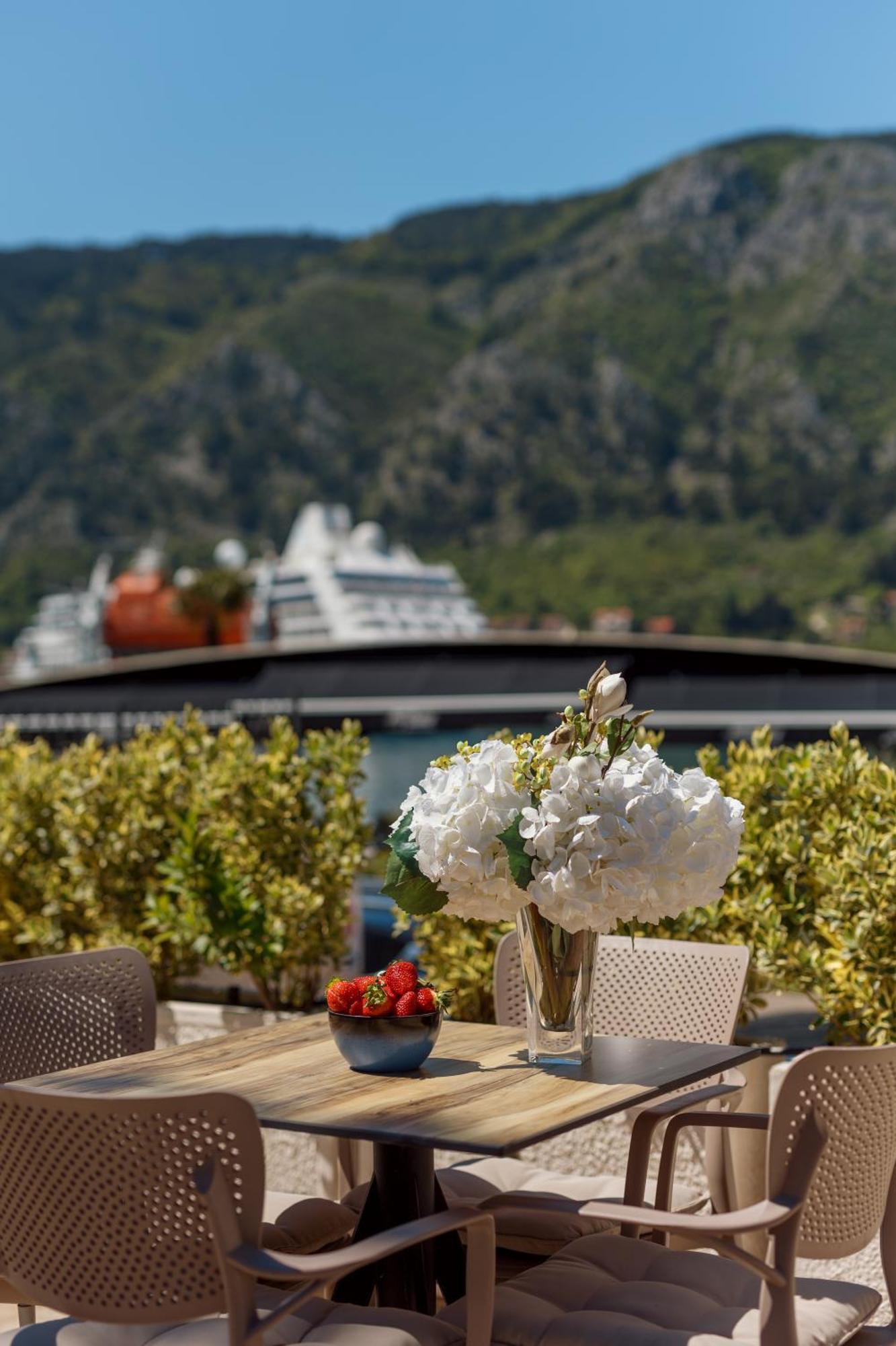 Ocea Studio Apartments Kotor Exterior foto